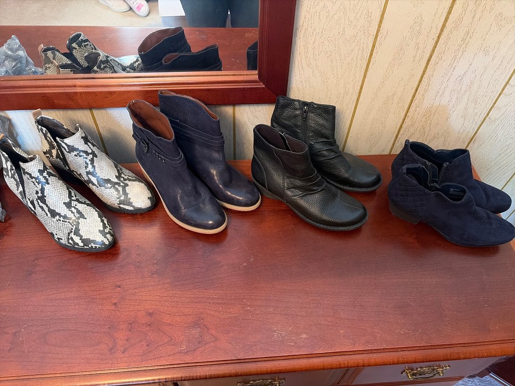 NAME BRAND WOMENS SHOES