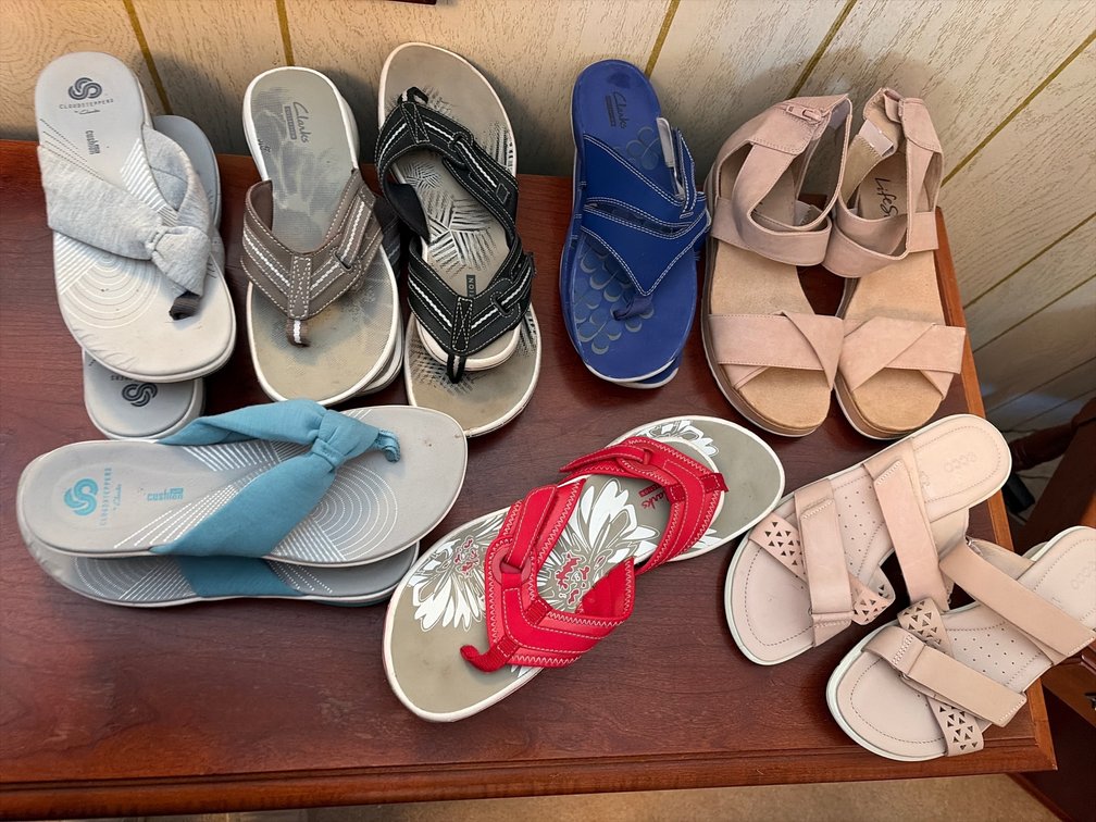 NAME BRAND SADALS