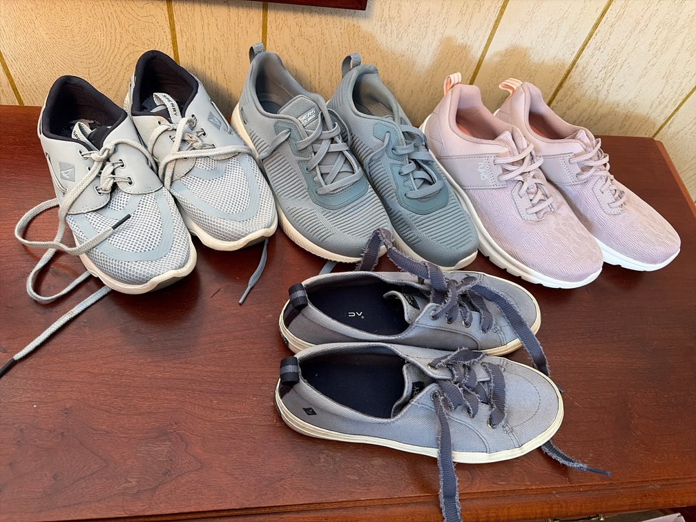 WOMENS NAME BRAND SHOES