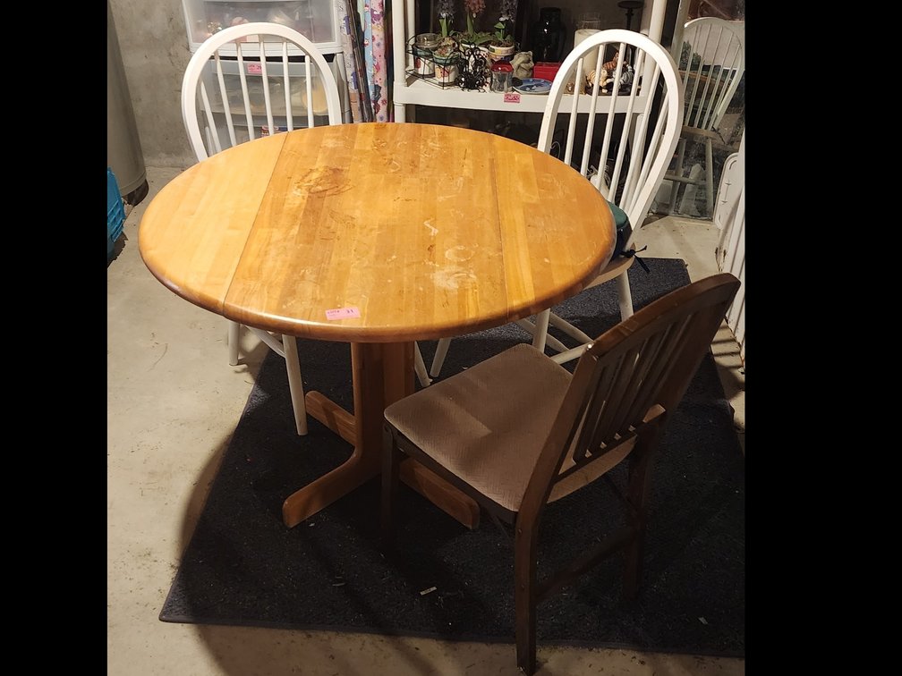 TABLE & CHAIRS