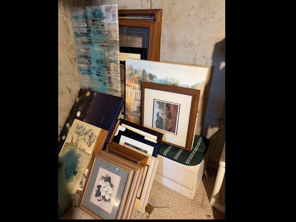 ASSORTED PICTURE LOT