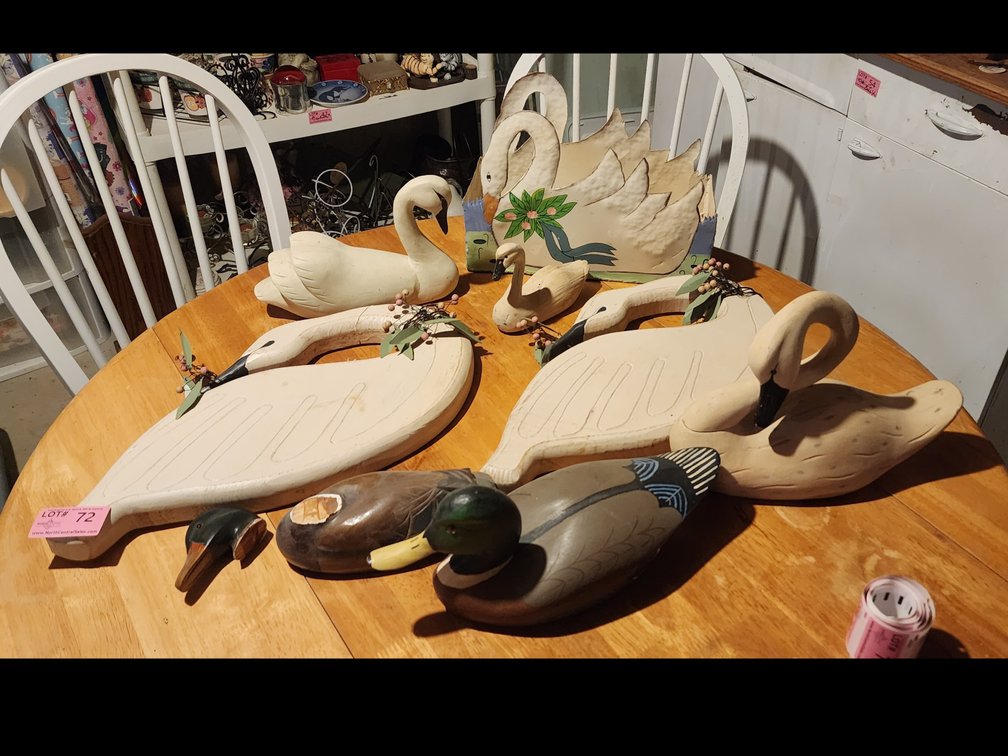 SWANS DECOR