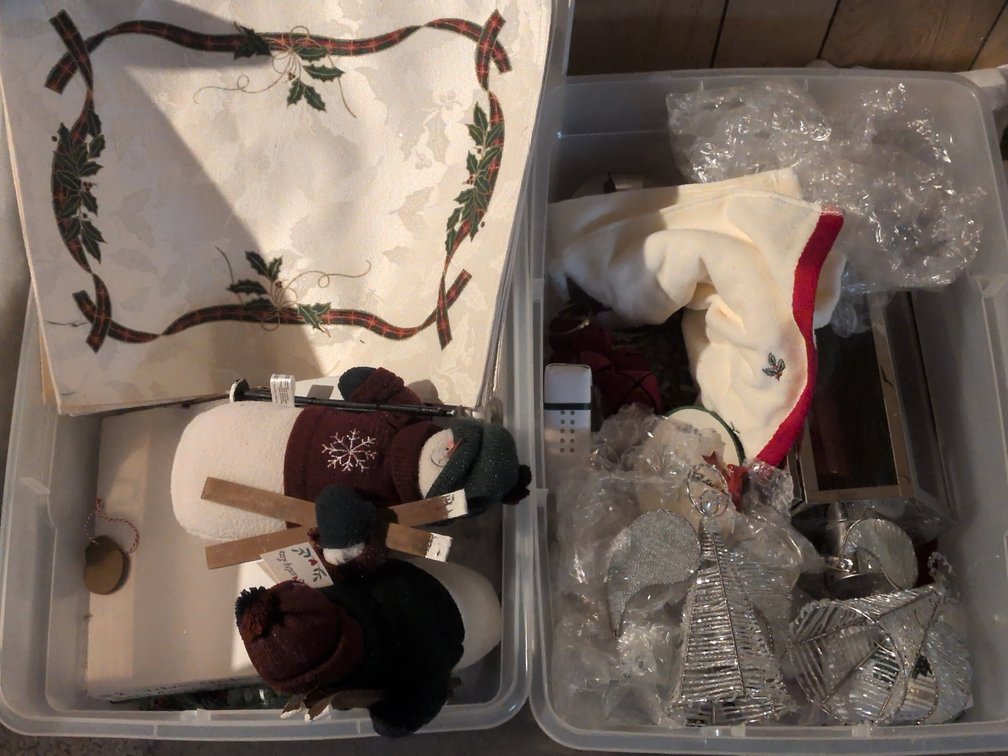 CHRISTMAS DECOR