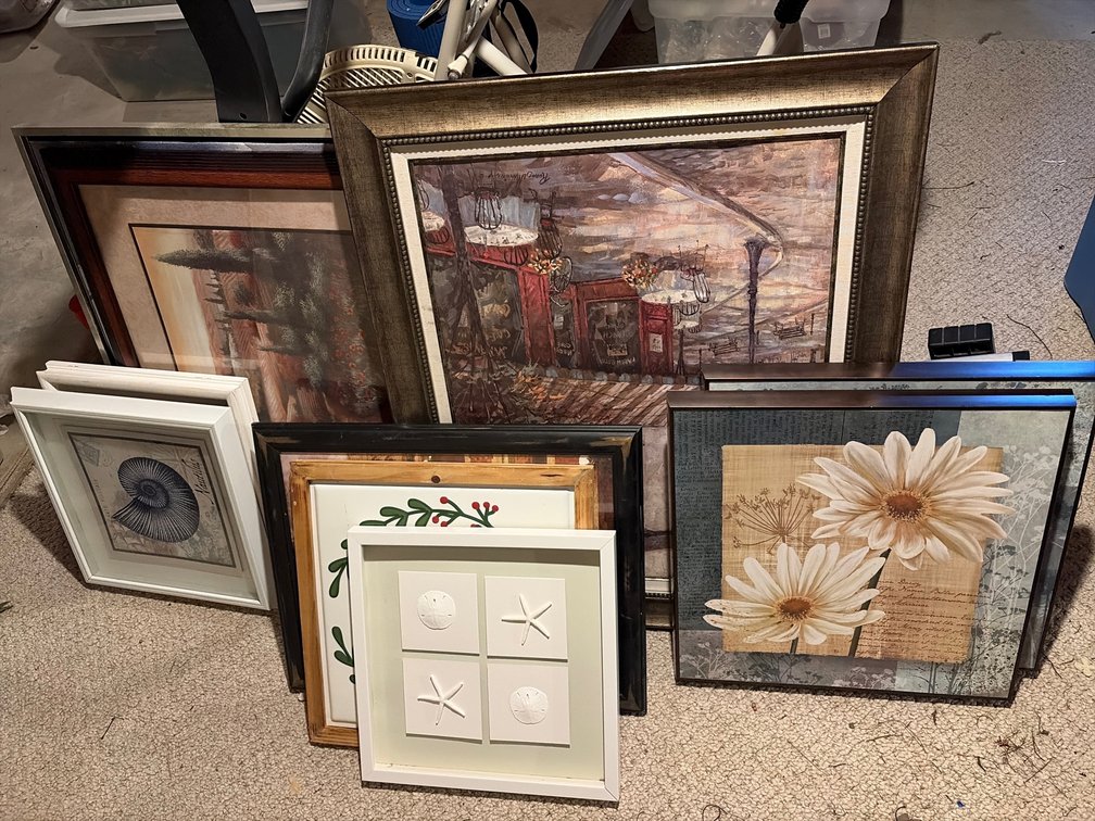 ASSORTED PICTURE LOT