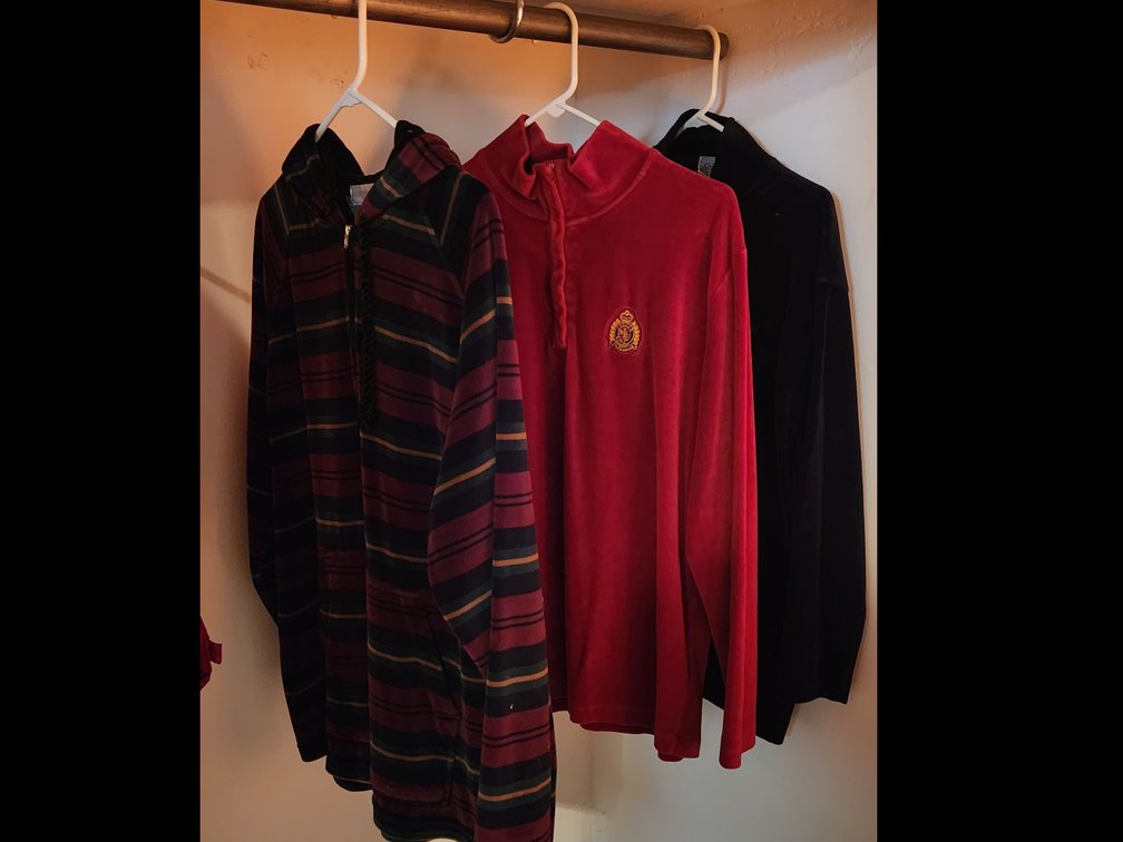 WOMENS CLOTHES