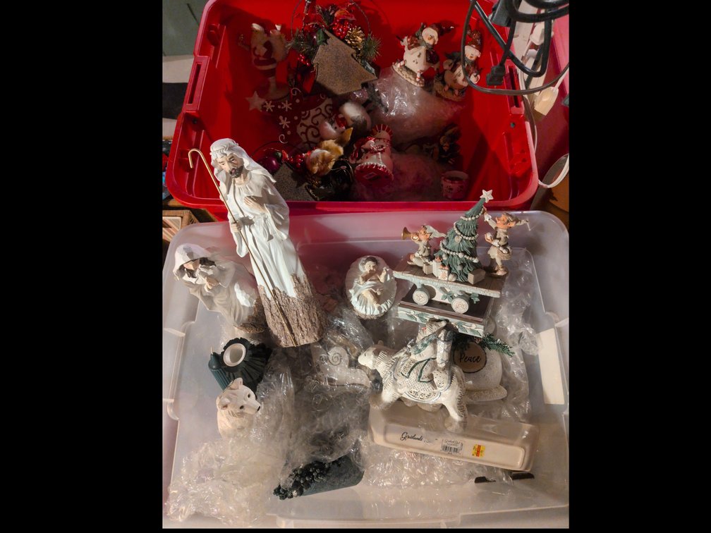 CHRISTMAS FIGURINES