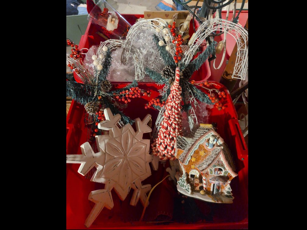 CHRISTMAS DECOR