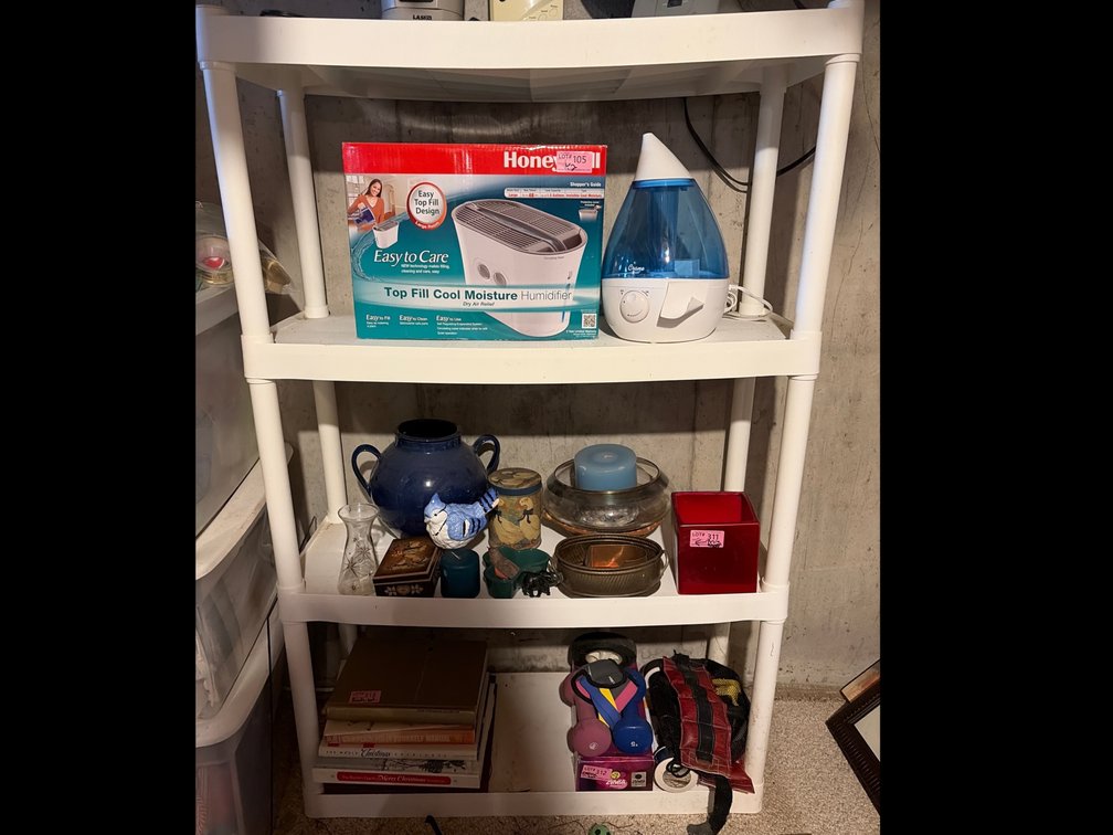 PLASTIC SHELF