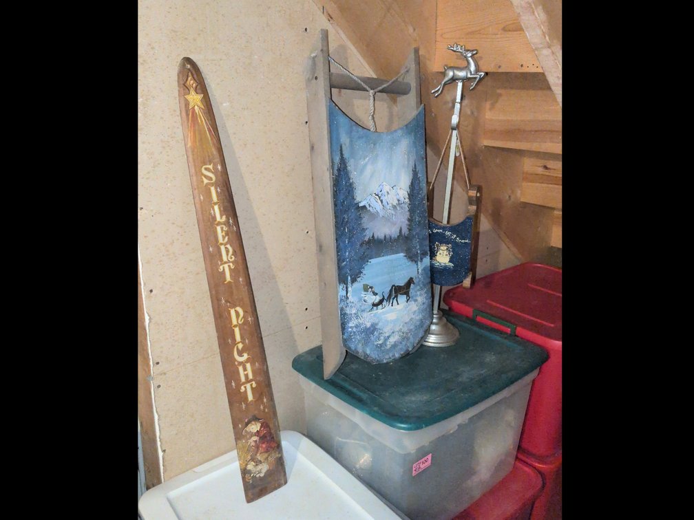 WÓODEN XMAS DECOR & WREATH HANGER