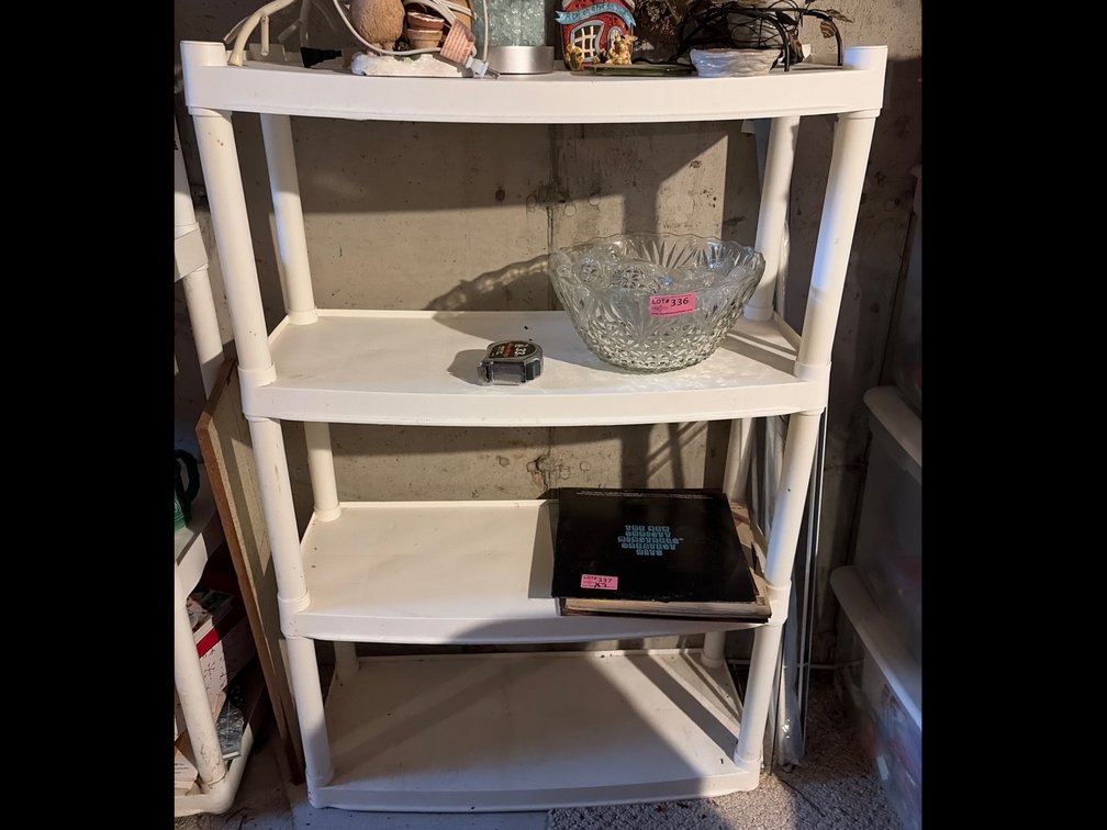 PLASTIC SHELF