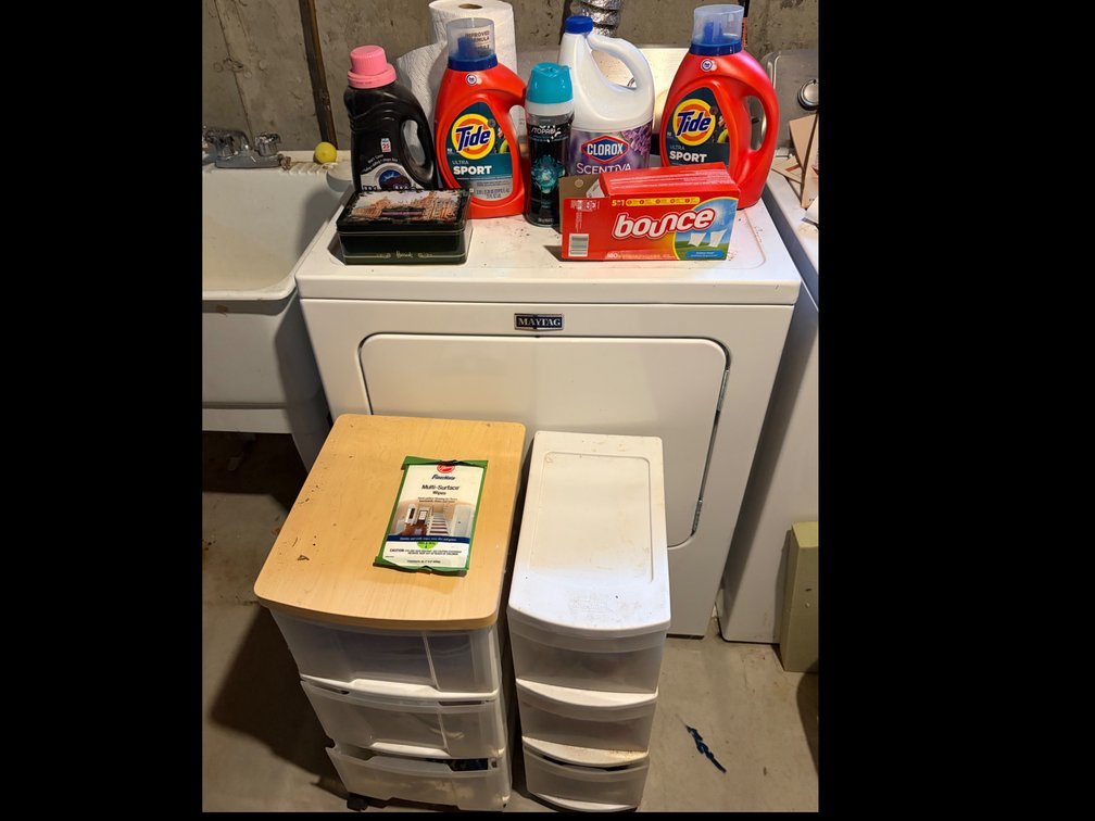 LAUNDRY SOAP AND TOWEL LOT
