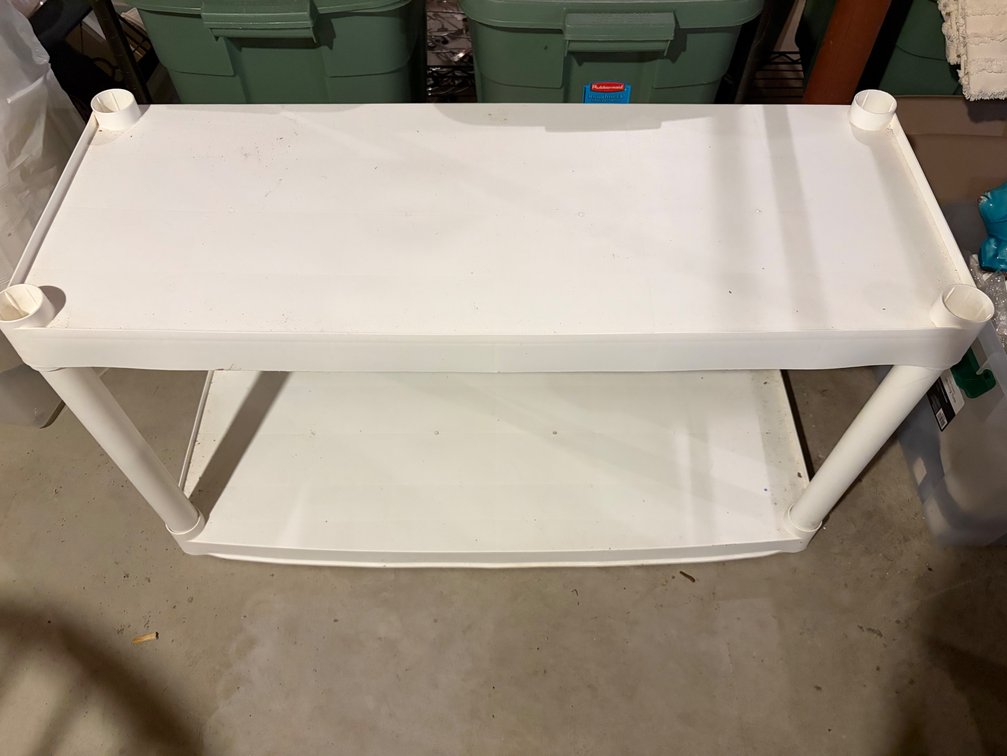 PLASTIC SHELVE