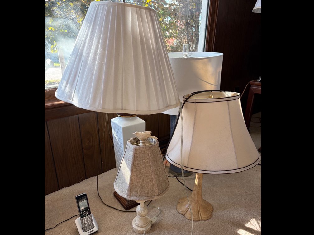 ASSORTED TABLE LAMPS