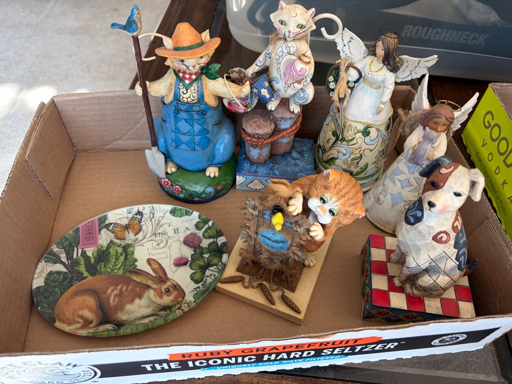 KNICKKNACK LOT