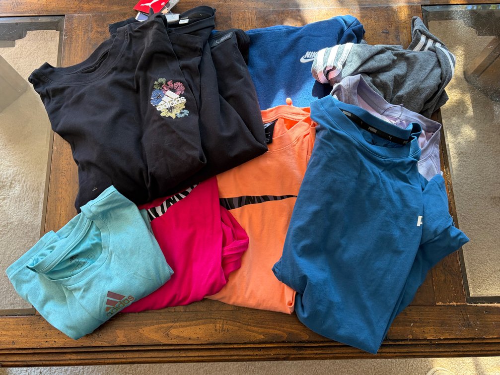 WOMENS MEDIUM TOPS