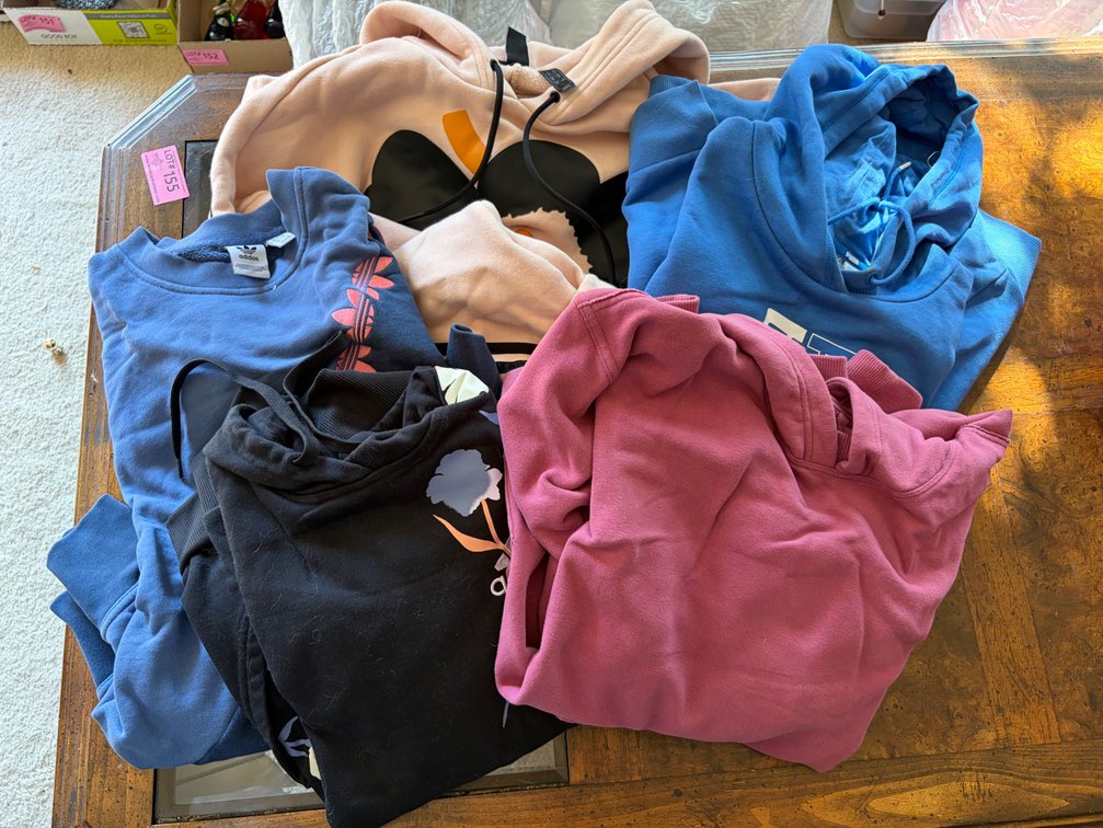 WOMENS NAME BRAND PULL OVERS