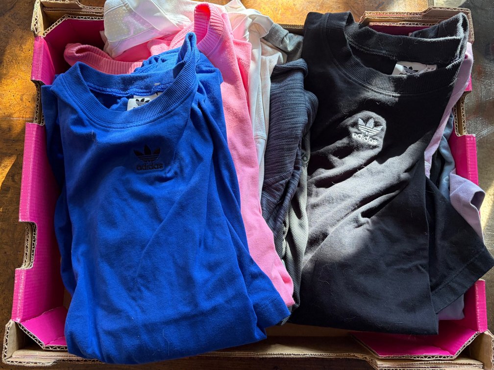 ASSORTED WOMENS NAME BRAND CLOTHING
