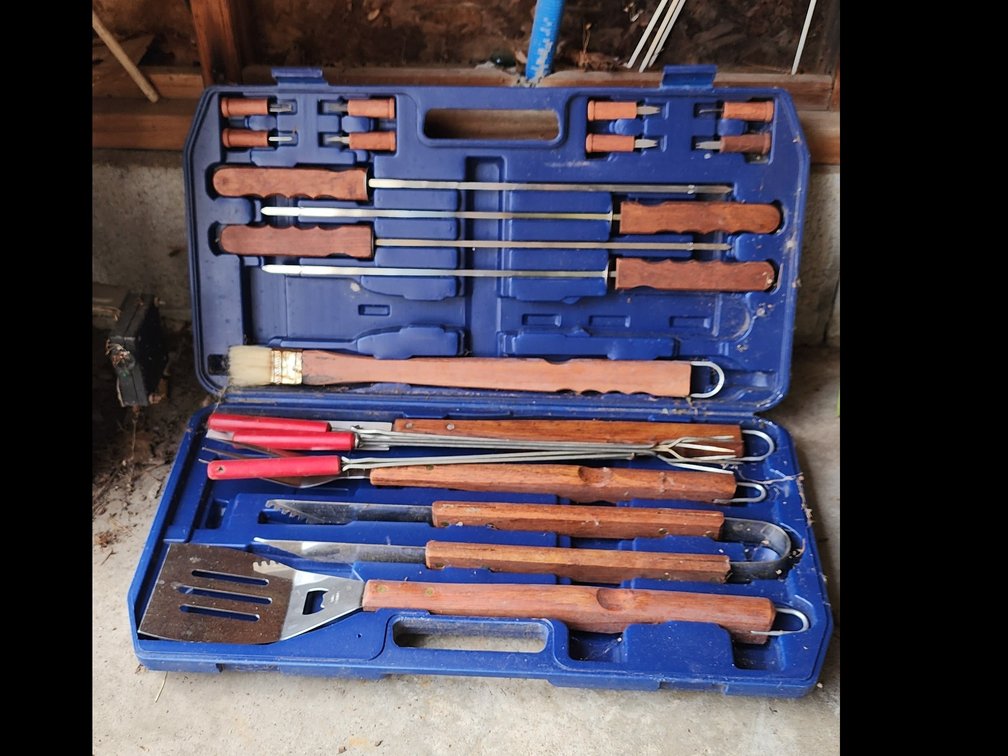 GRILLING UTENSILS