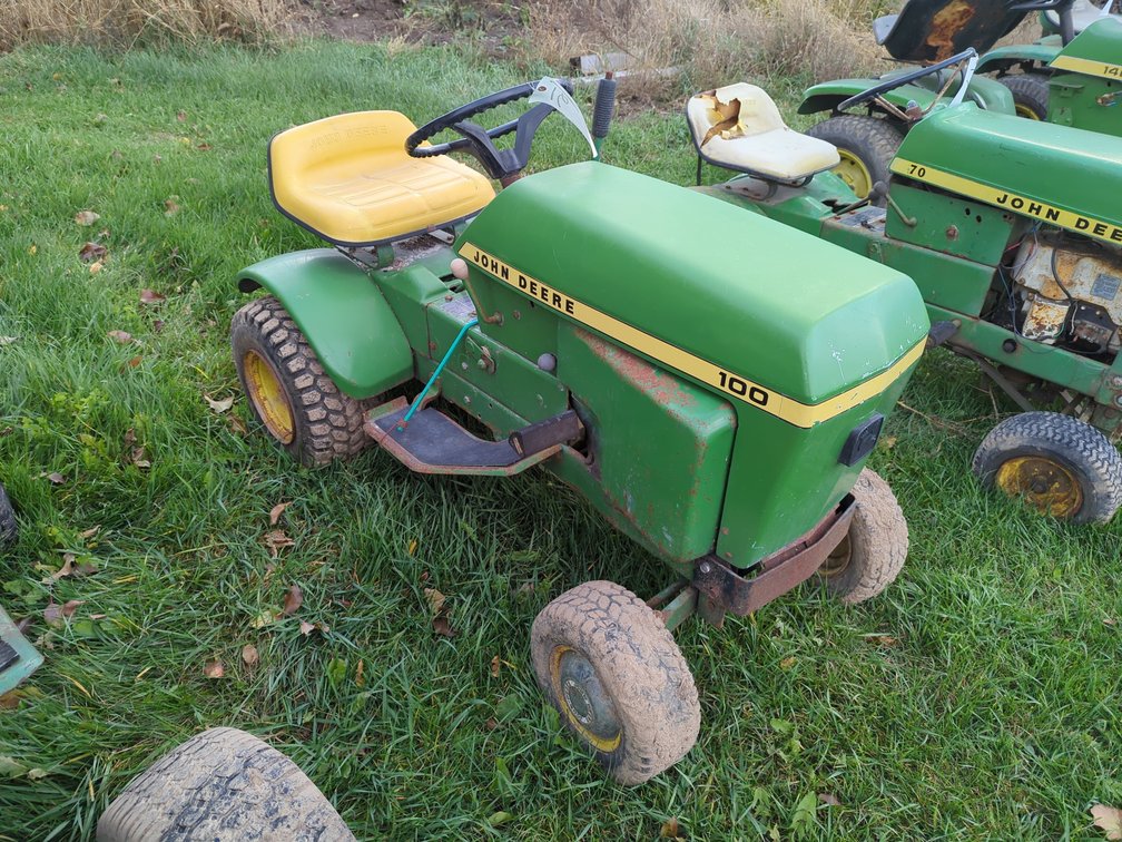 John Deere 100