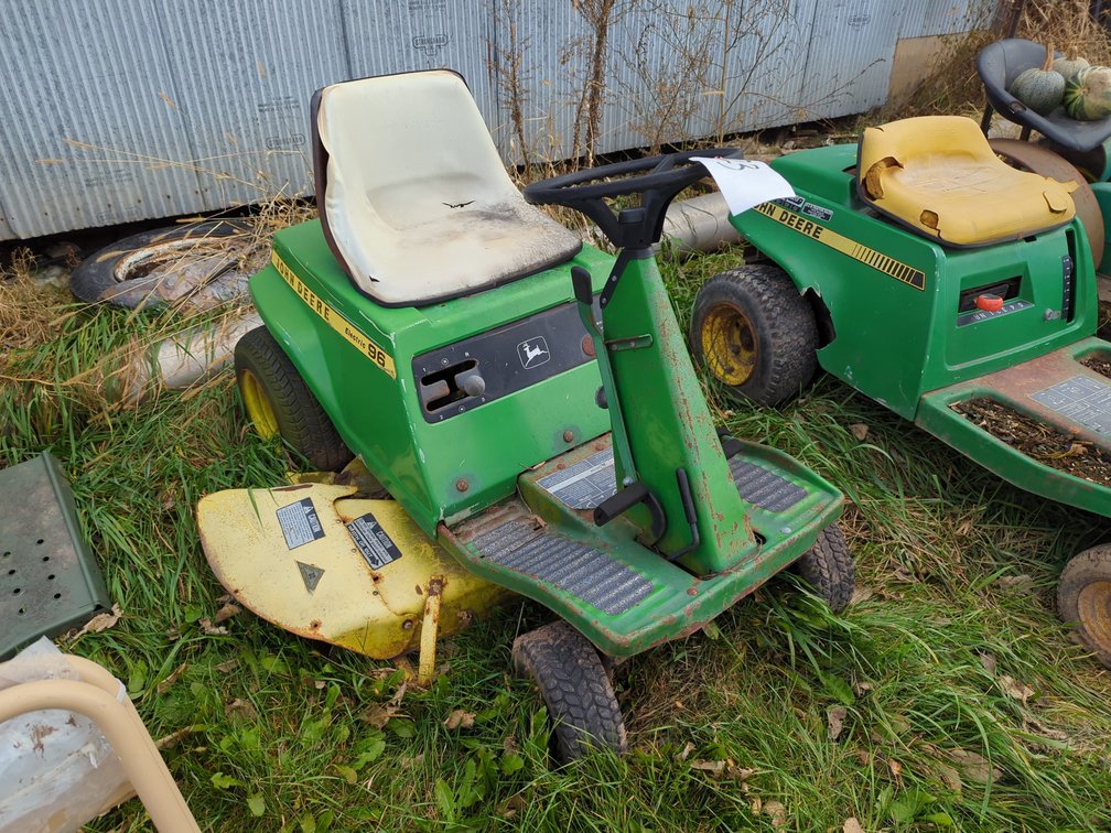 John Deere Electric 96 w/Deck
