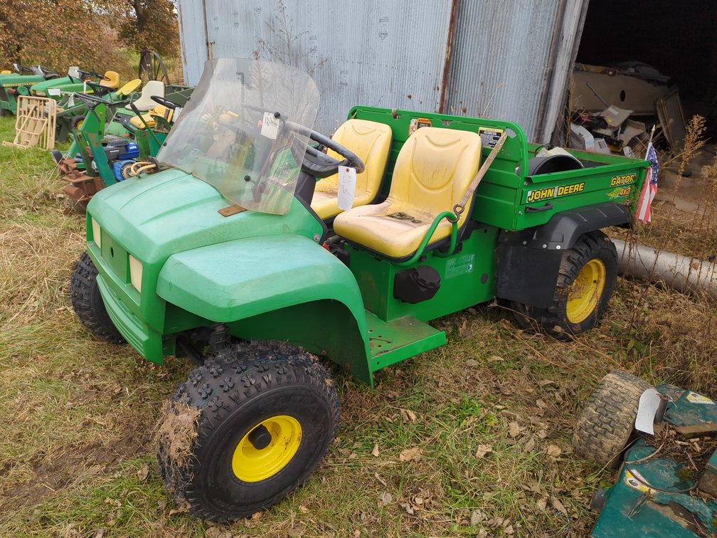 John Deere Gator 4x2