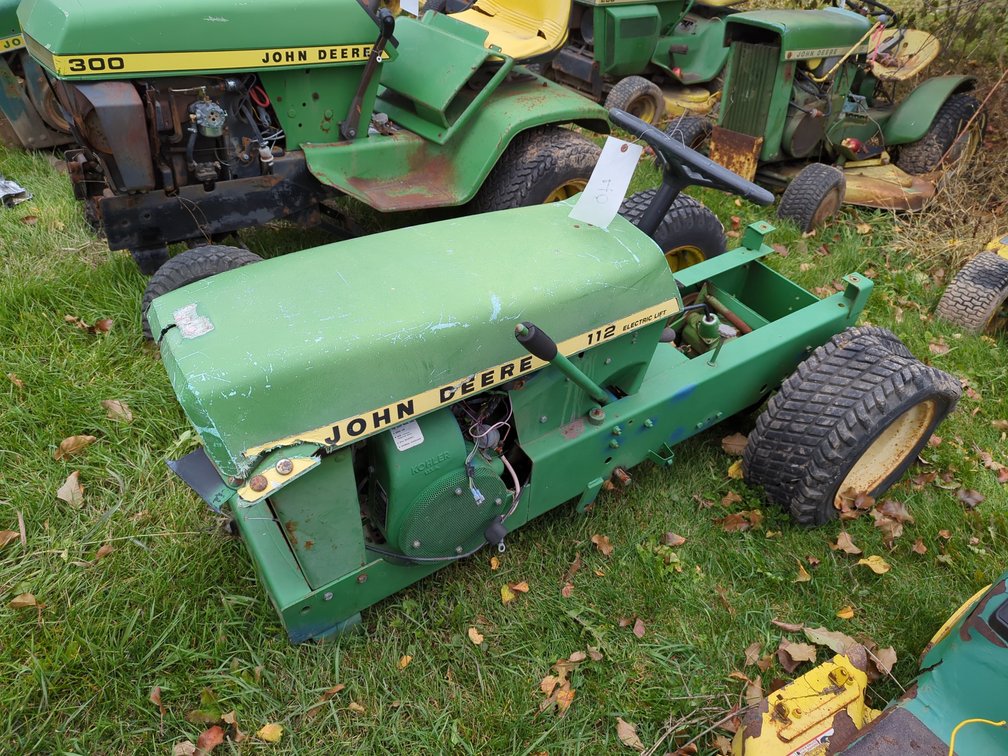 John Deere 112