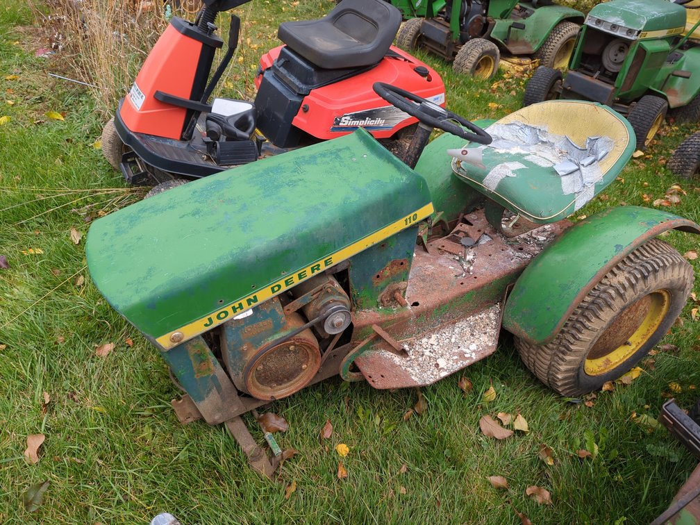 John Deere 110