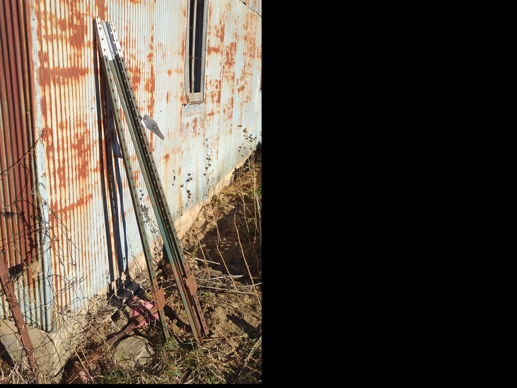(5) 6ft Fence Posts