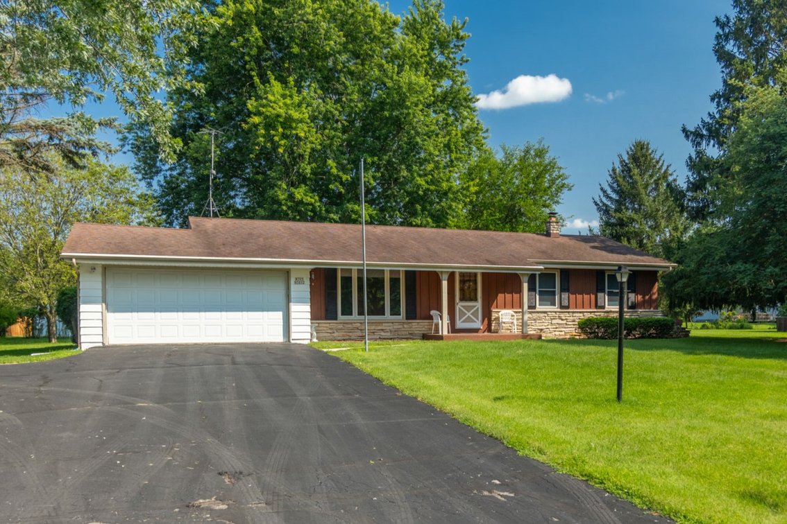 Image for Oconomowoc Ranch Home W395N5892 Laketon Ave For Sale by Online Bidding
