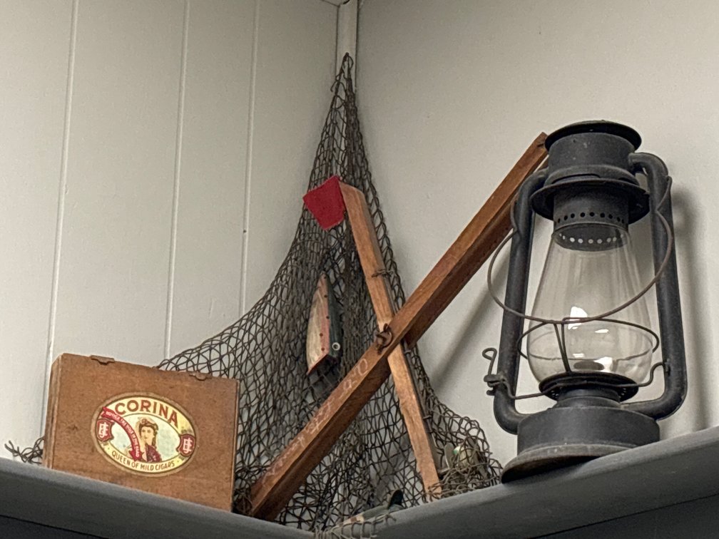 Generic Lantern, Tip-Up and Decor