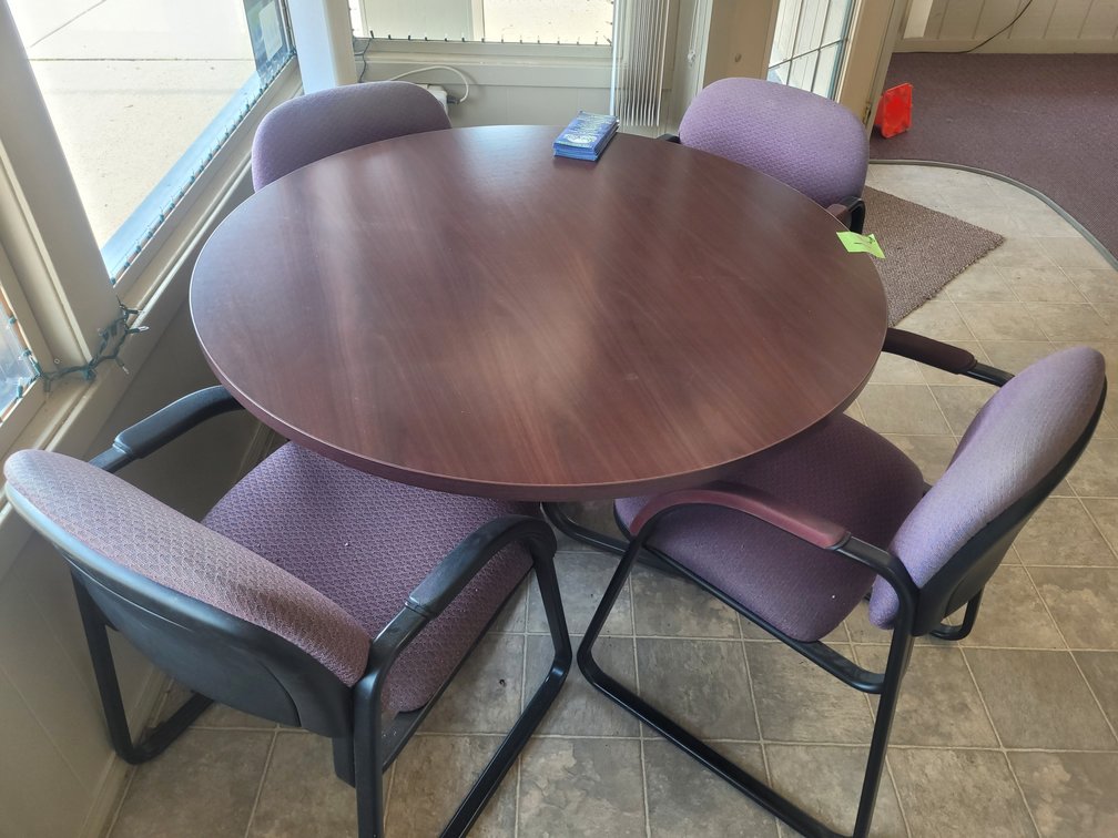 Table + 4 Chairs