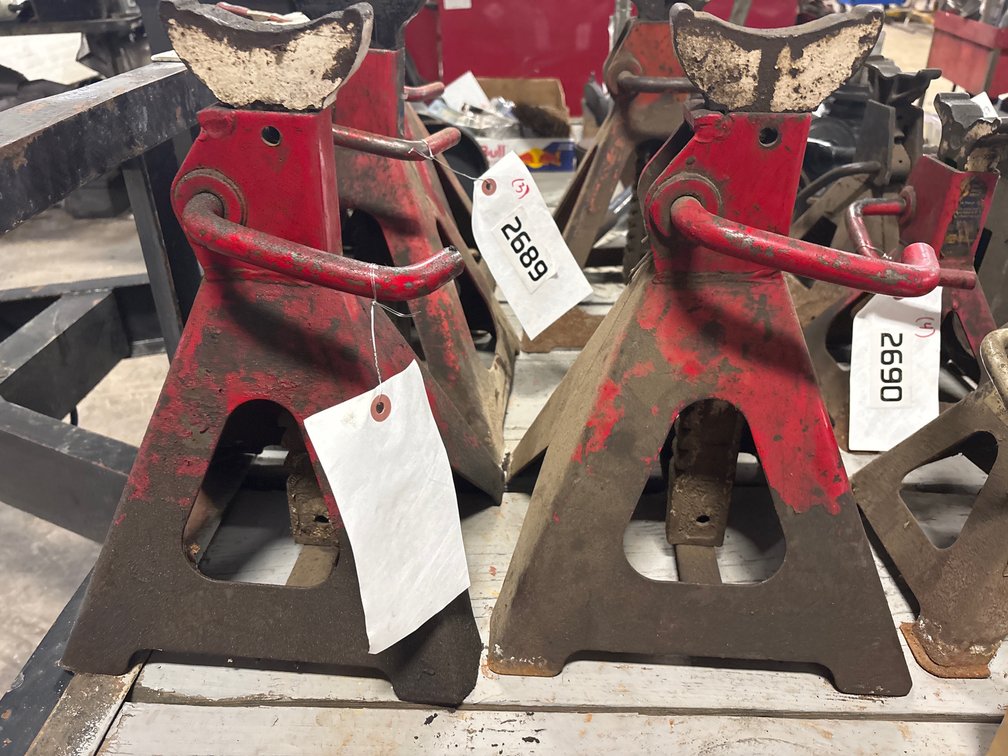 (2) Jack Stands