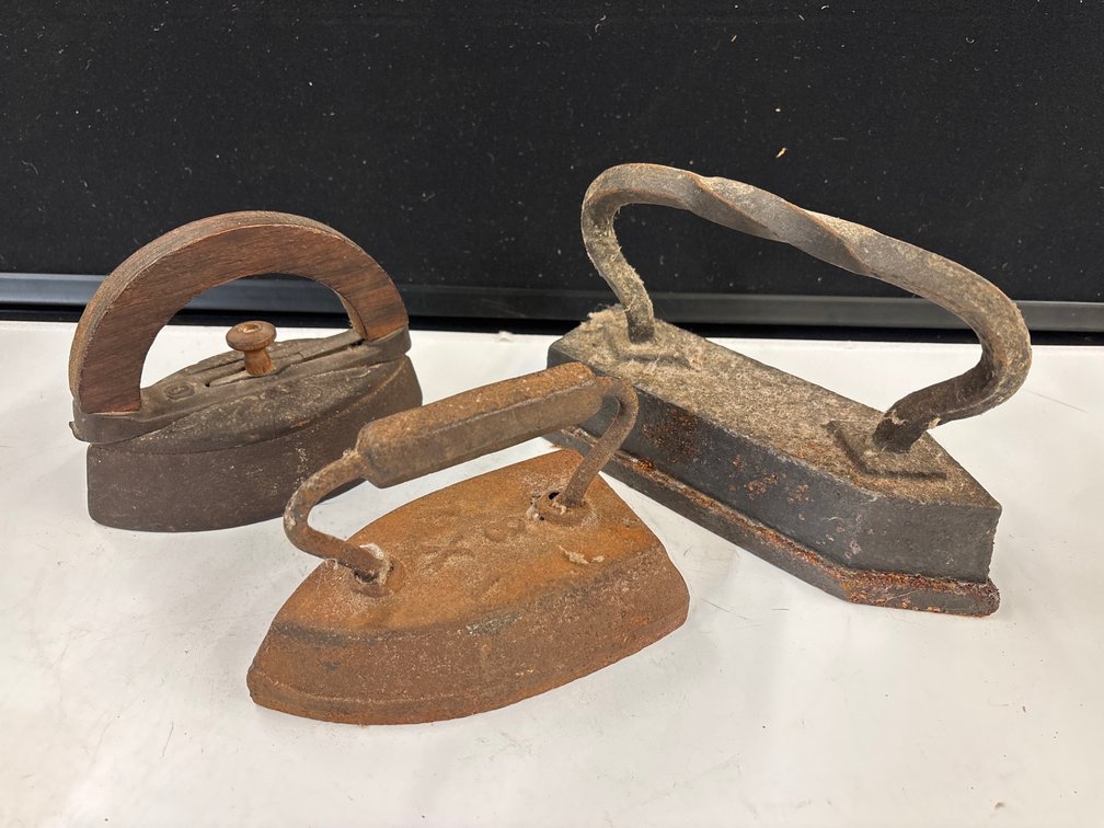 (3) Vtg Cast Irons