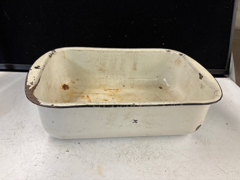 (2) Deep Enamel Pans