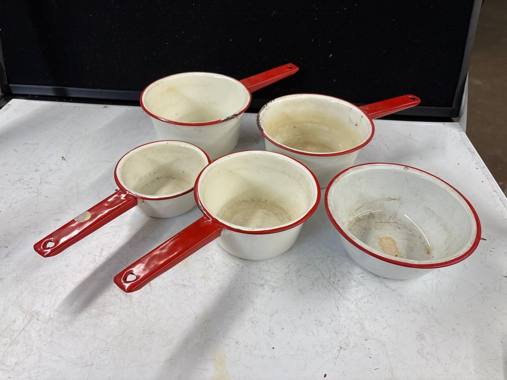 (4) White & Red Enamel Kettles & Bowl
