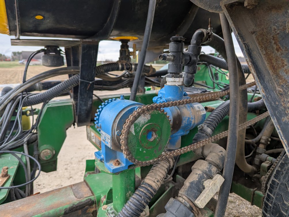 Image for Auction Time: 2002 John Deere 1780 16R22 Planter