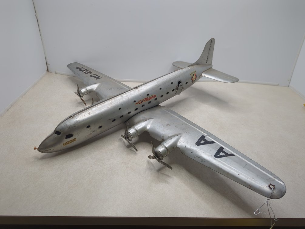 American Airlines NC-2100 Flagship