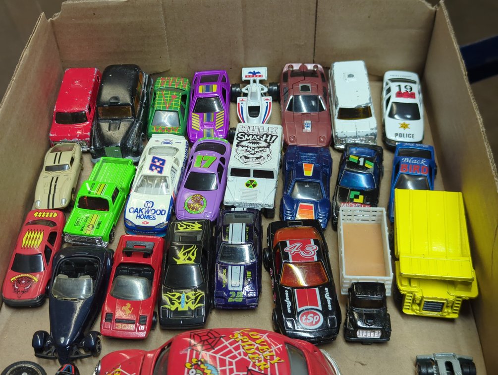 Box Lot: Misc Modern Toy Cars