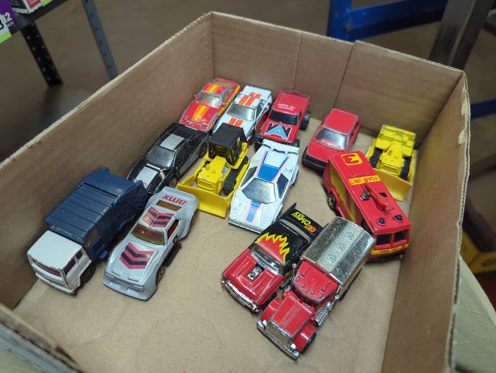 (13) Matchbox Cars Box Lot