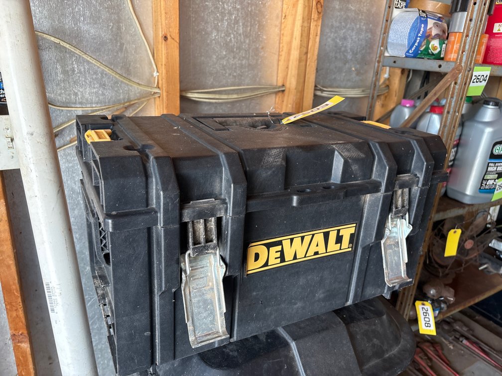 Bauer portable power cleaner, DeWalt hard case