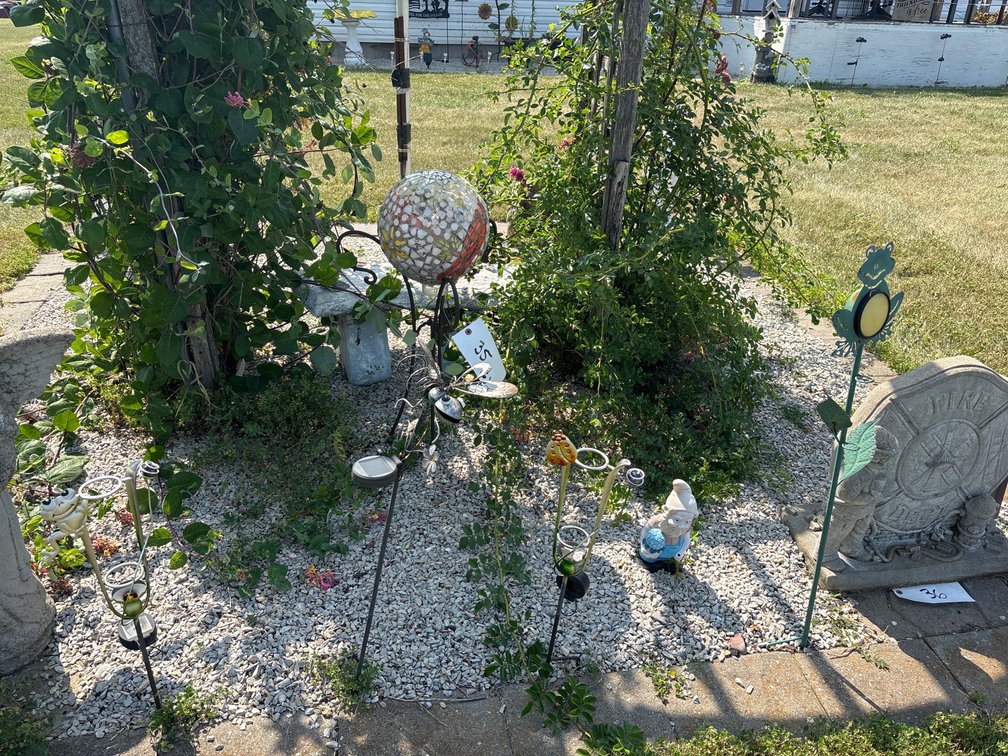 Lawn Decor 6 Pieces