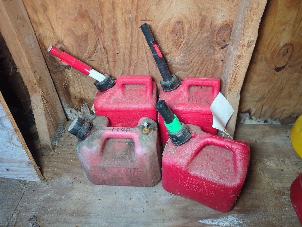 (4) 1 Gallon Plastic Gas Cans