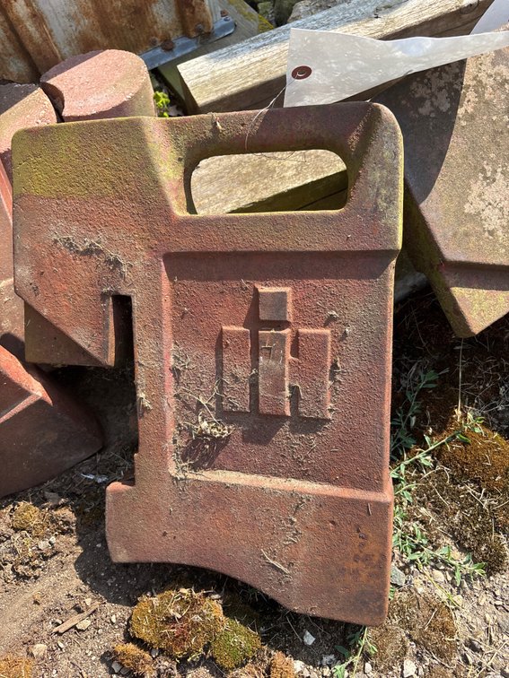 International Harvester suitcase weight
