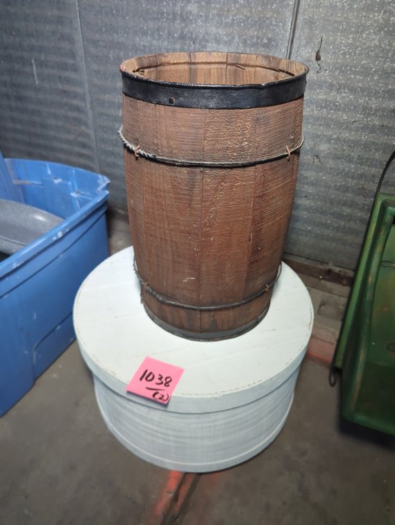 Nail Keg; 20" Wood Box; Shade w/fringes