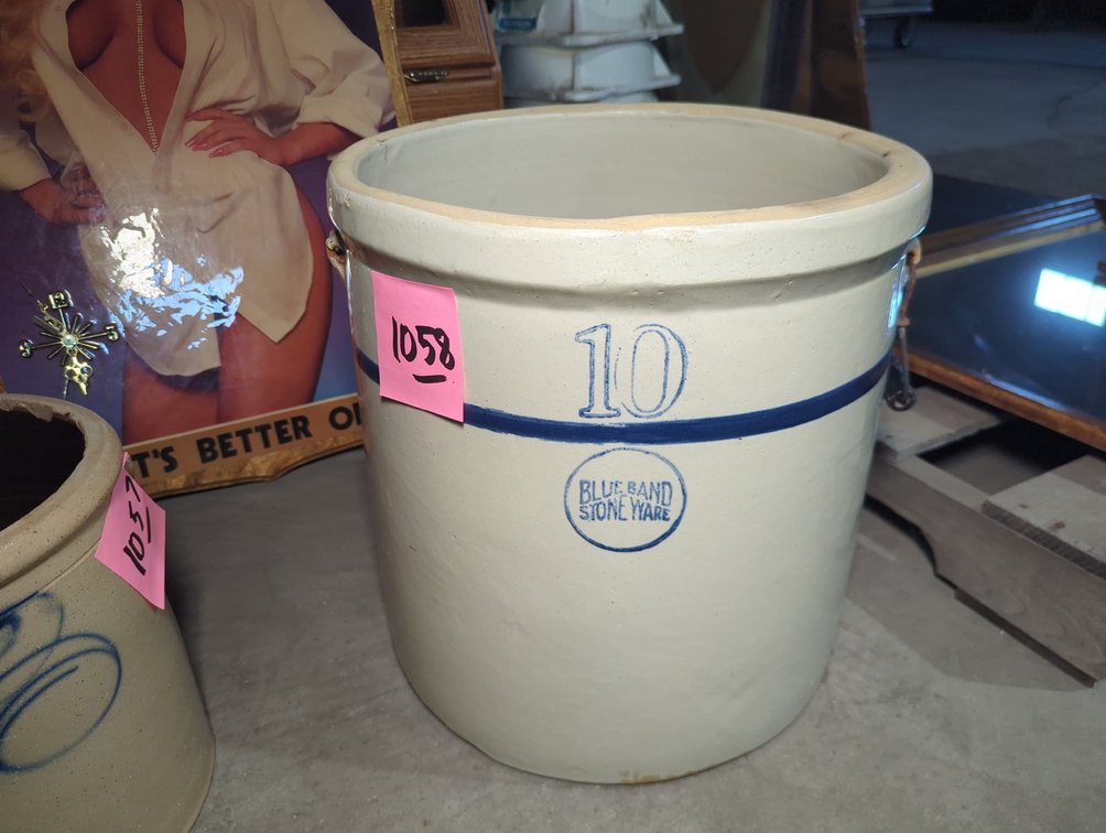 Blue Band 10 Gallon Bail Handle Crock