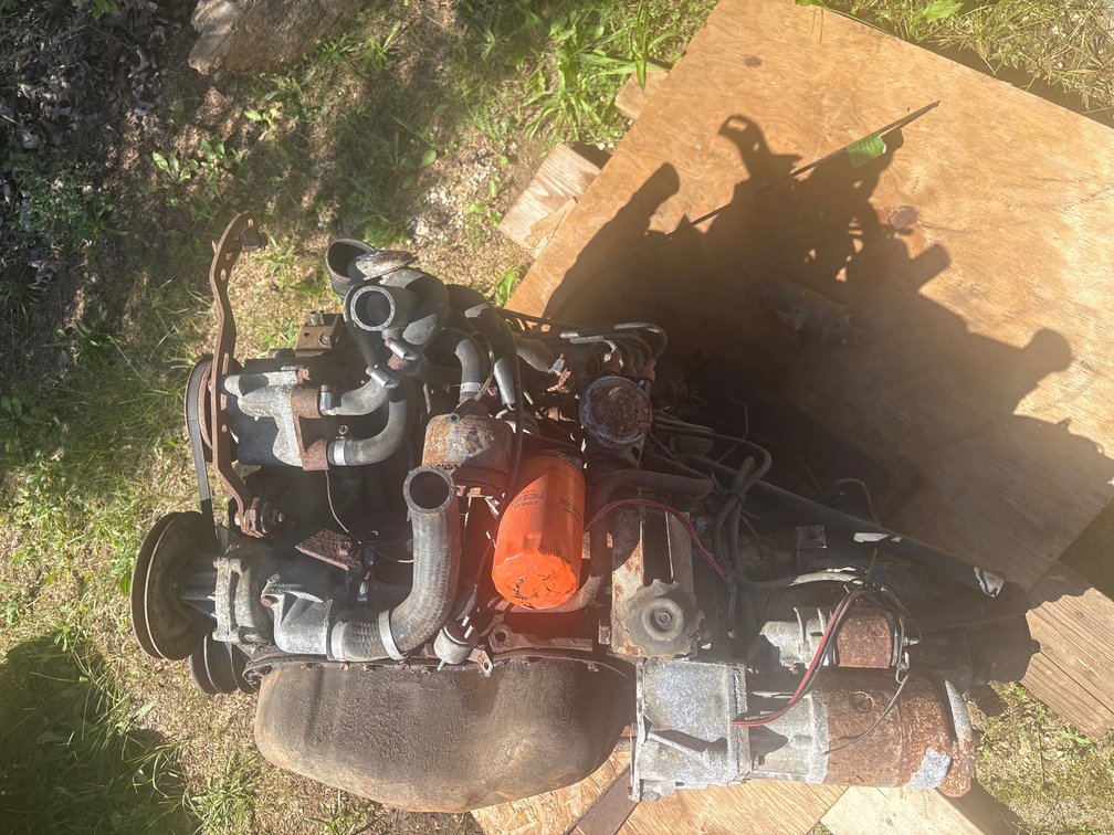 4 Cylinder V W motor