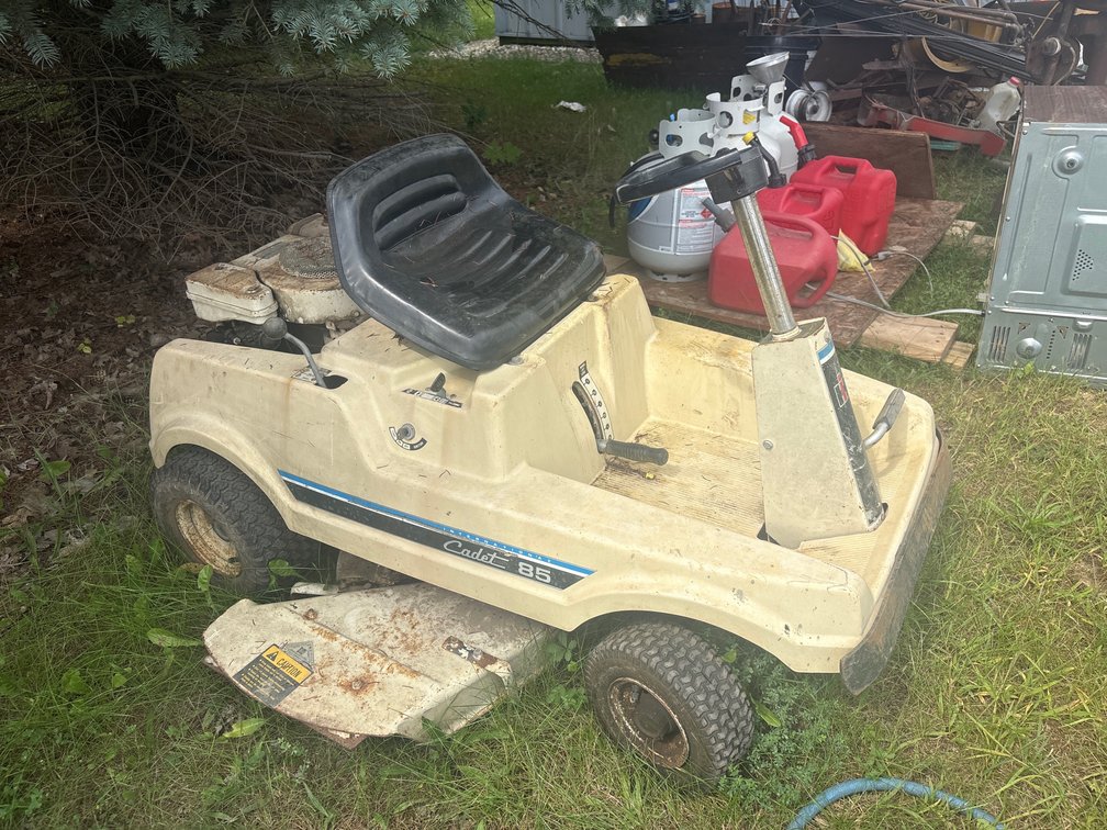 International Cub Cadet 85 lawn mower