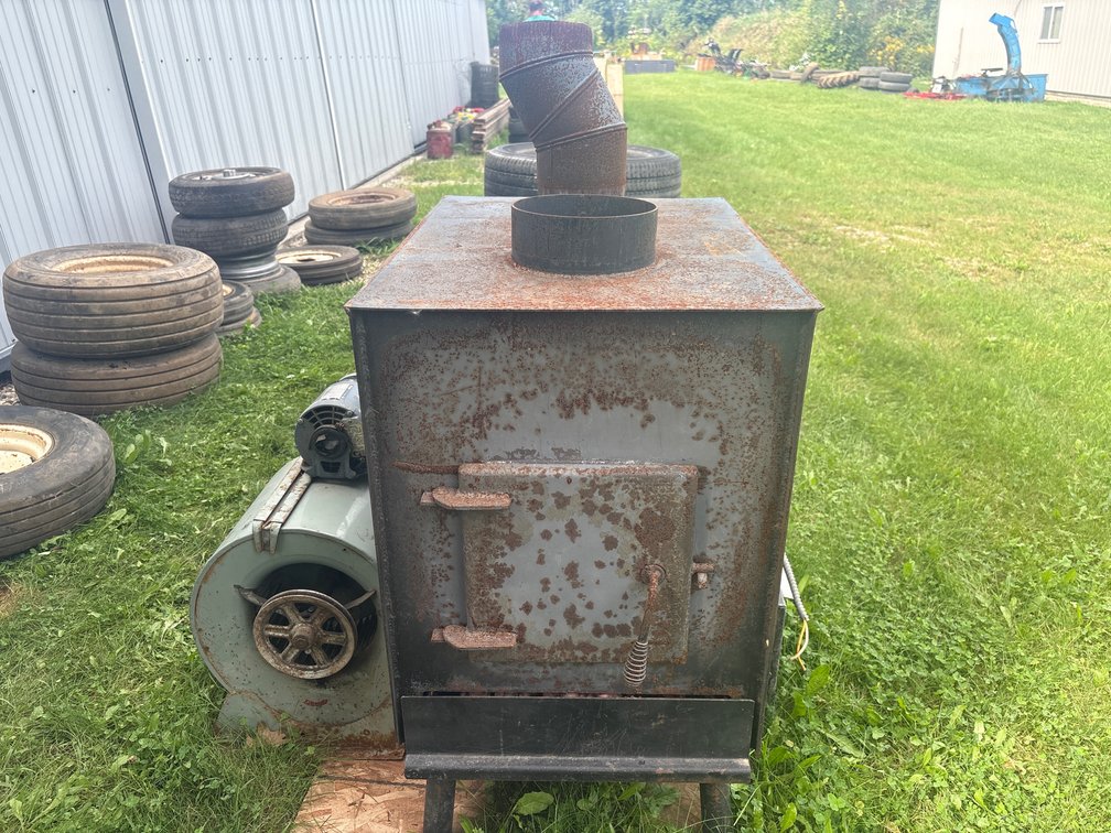 Wood-burning stove with blower