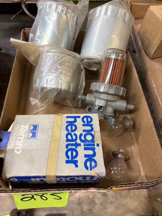 Fuel filter assembly, fuel filter box