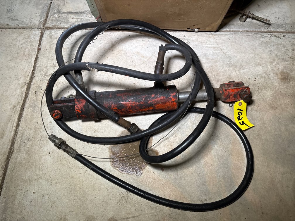 Allis Chalmers? Cylinder